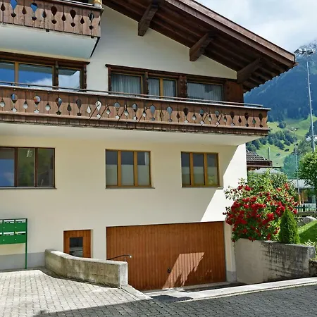 Monami Klosters, Bim Sportplatz Apartment *