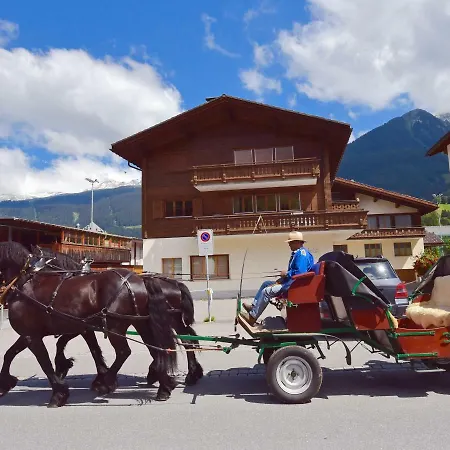 Monami Klosters, Bim Sportplatz Apartment *